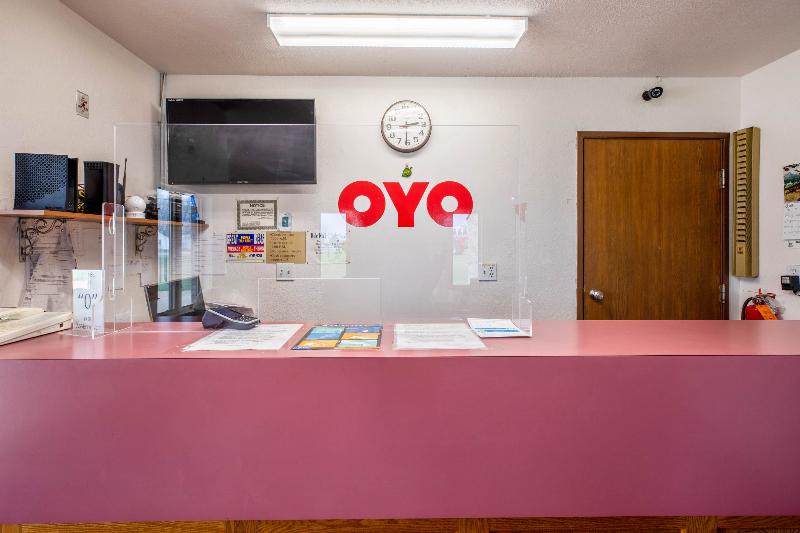 فندق على الطريق Brass Bell Inn & Suites