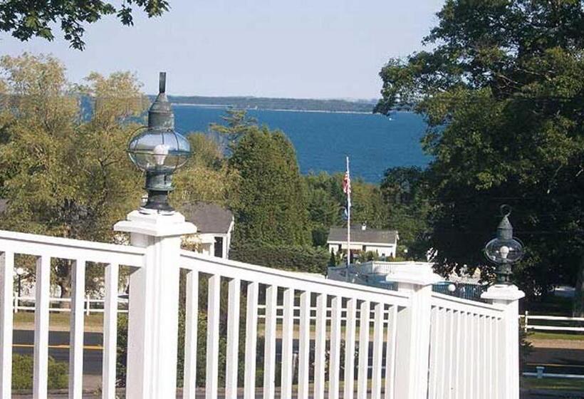 מוטל Mount Battie Inn