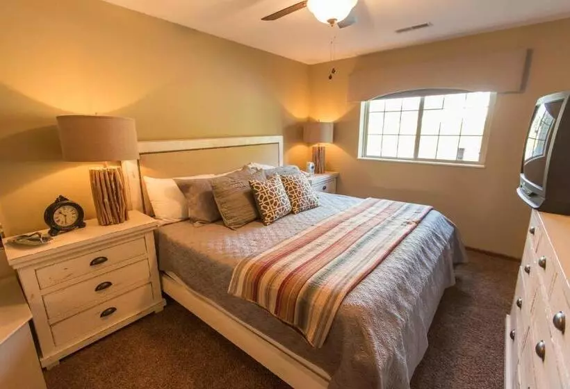 渡假胜地  Wild Eagle Lodge