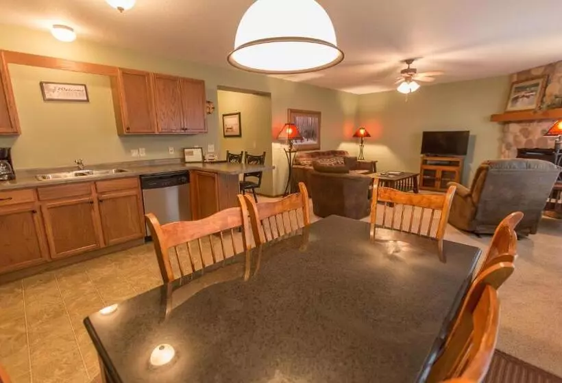 渡假胜地  Wild Eagle Lodge