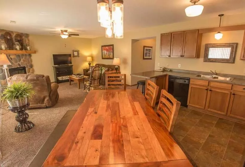 渡假胜地  Wild Eagle Lodge