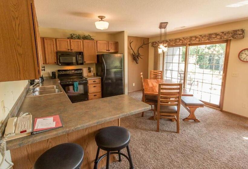 منتجع Wild Eagle Lodge