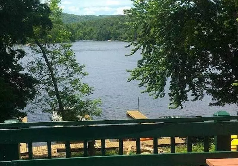 The Elms Waterfront Cottages