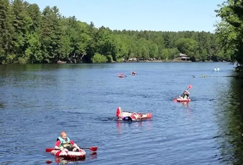 The Elms Waterfront Cottages