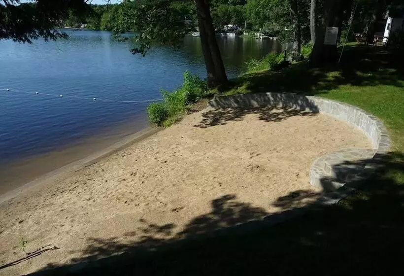 The Elms Waterfront Cottages