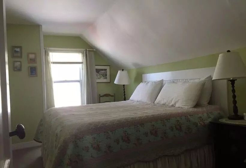 ベッドアンドブレックファースト The Ira Allen House