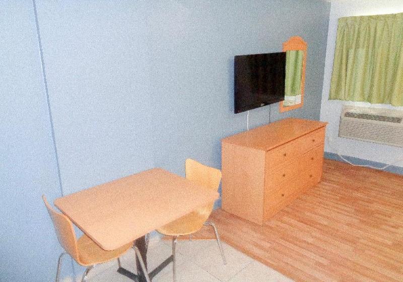 HomeTowne Studios Midland