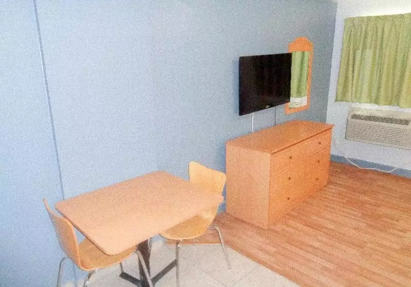 HomeTowne Studios Midland