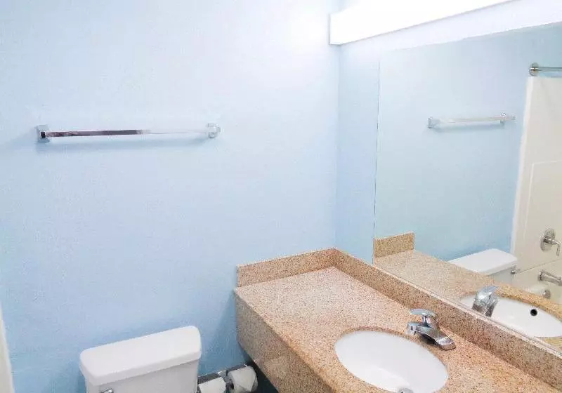 HomeTowne Studios Midland