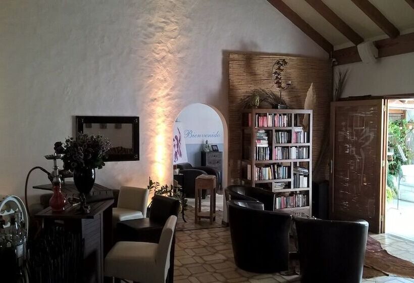 Birdcage Gay Men Resort and Lifestyle