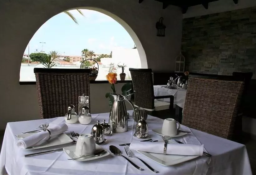 Birdcage Gay Men Resort and Lifestyle