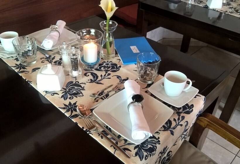 Birdcage Gay Men Resort and Lifestyle