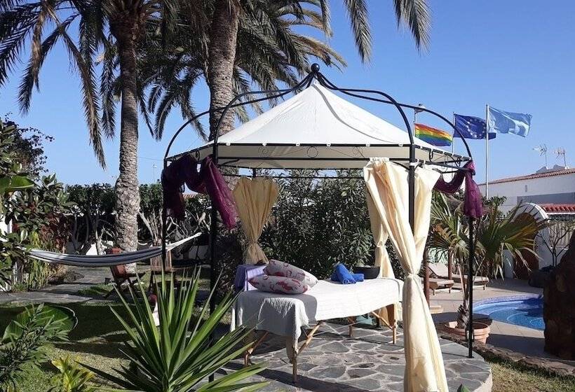 Birdcage Gay Men Resort and Lifestyle