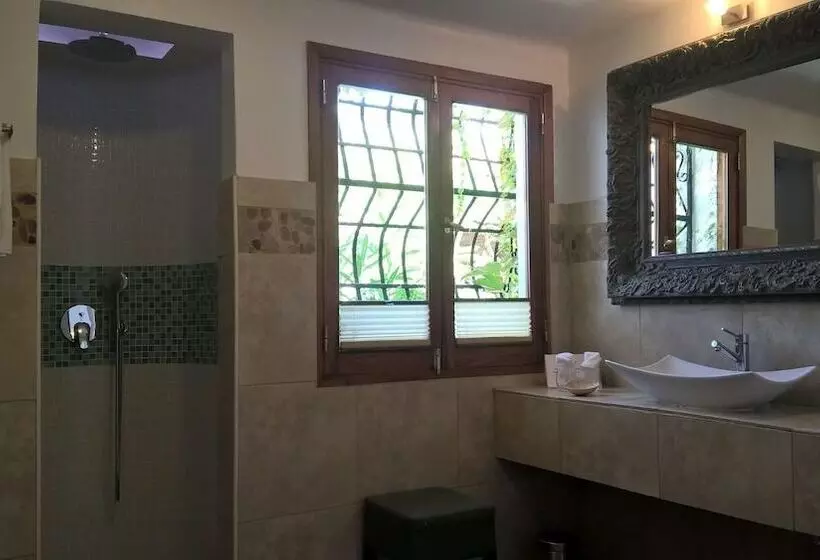 Birdcage Gay Men Resort and Lifestyle