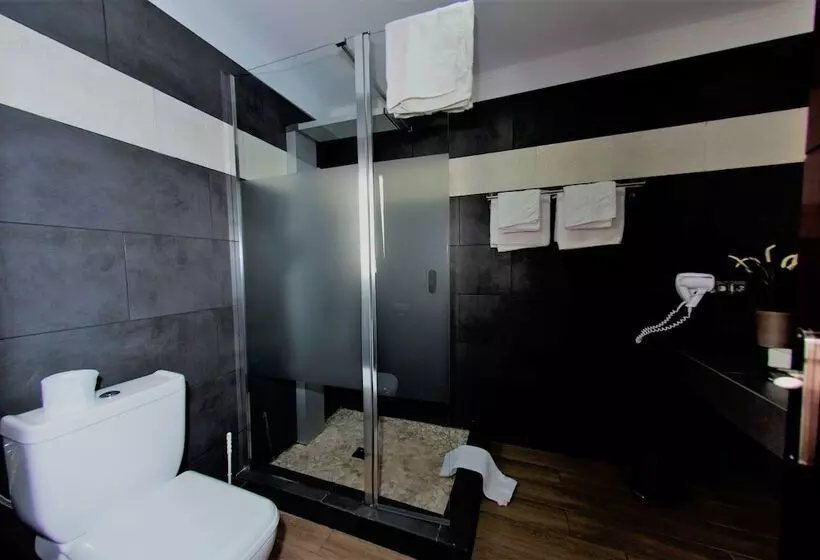 Birdcage Gay Men Resort and Lifestyle