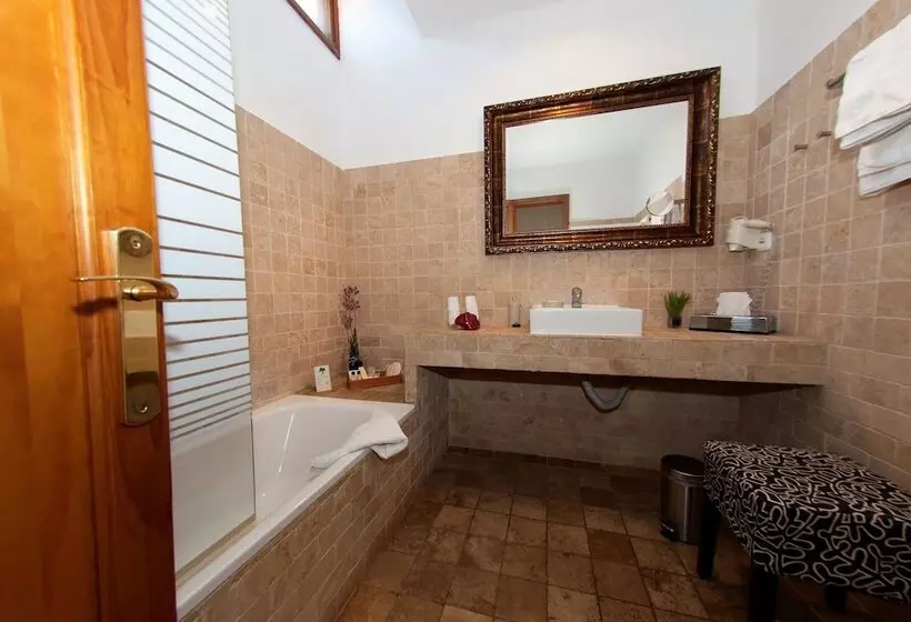 Birdcage Gay Men Resort and Lifestyle