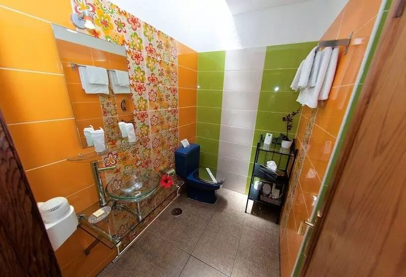 Birdcage Gay Men Resort and Lifestyle