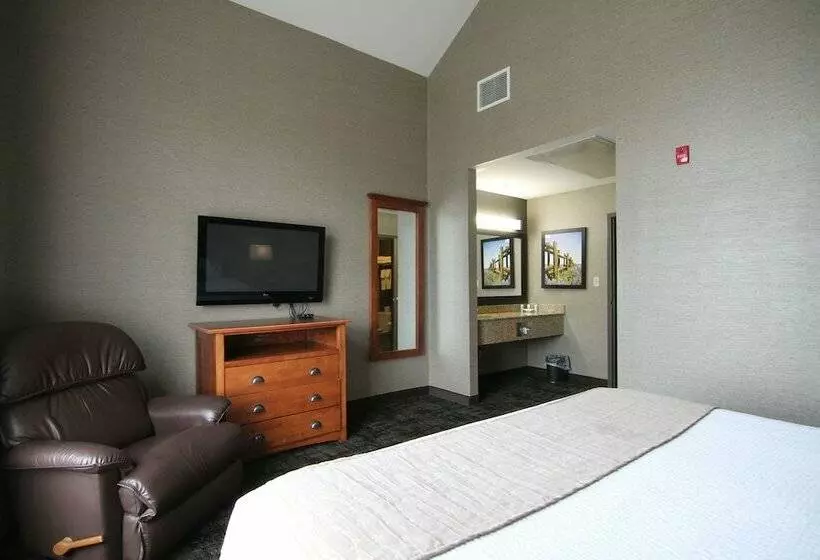 Casper C Mon Inn Hotel & Suites