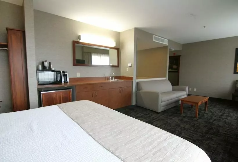 Casper C Mon Inn Hotel & Suites