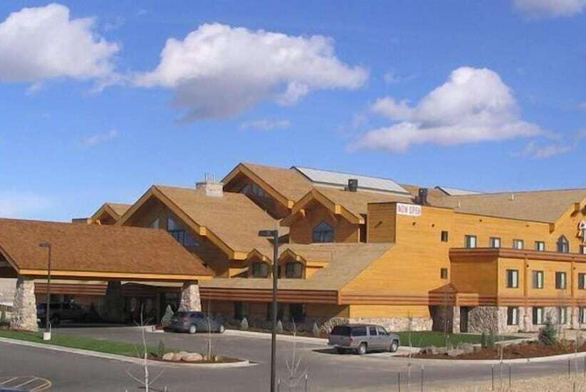 Casper C Mon Inn Hotel & Suites