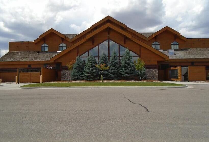 Casper C Mon Inn Hotel & Suites