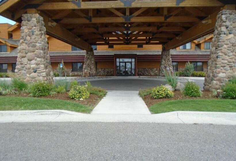 Casper C Mon Inn Hotel & Suites