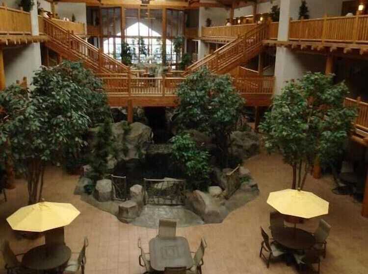 Casper C Mon Inn Hotel & Suites