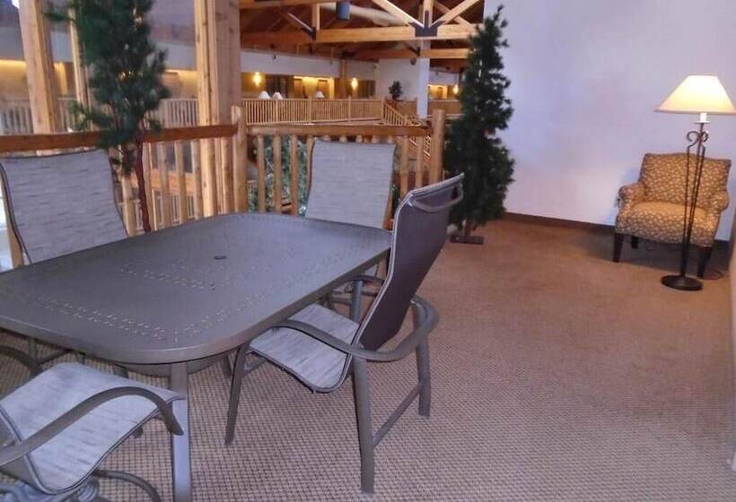 Casper C Mon Inn Hotel & Suites