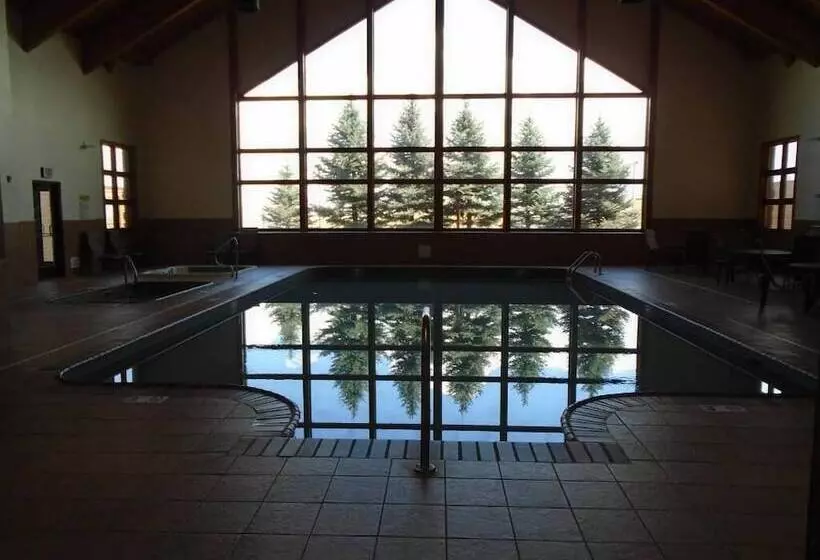 Casper C Mon Inn Hotel & Suites