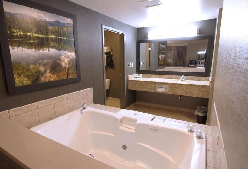 Casper C Mon Inn Hotel & Suites