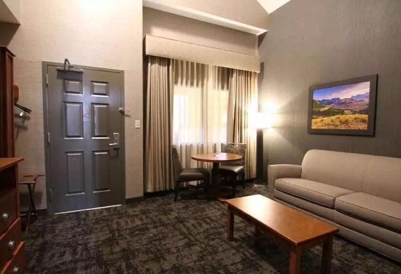 Casper C Mon Inn Hotel & Suites