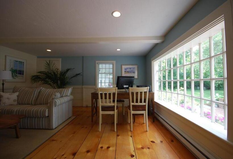 فندق Chatham Seafarer Inn