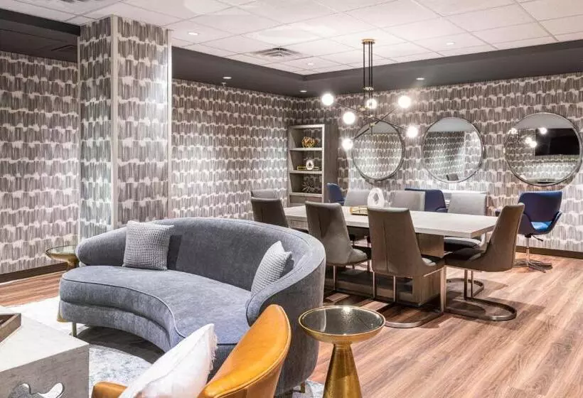 Hotel Courtyard By Marriott Wichita At Old Town