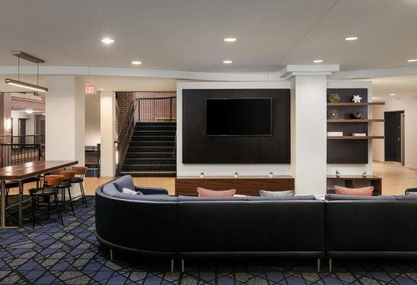 فندق Courtyard By Marriott Wichita At Old Town