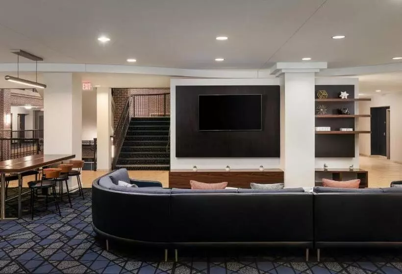 Hotel Courtyard By Marriott Wichita At Old Town