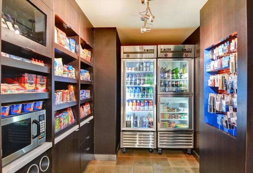 فندق Courtyard By Marriott Wichita At Old Town