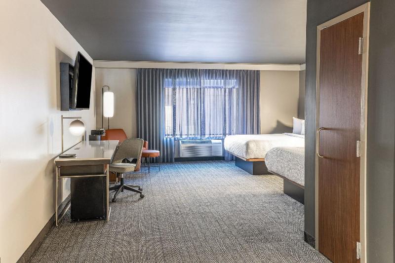 فندق Courtyard By Marriott Wichita At Old Town