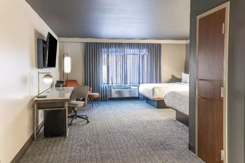 Hotel Courtyard By Marriott Wichita At Old Town