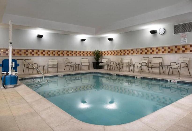 בית מלון כפרי Courtyard Memphis Collierville