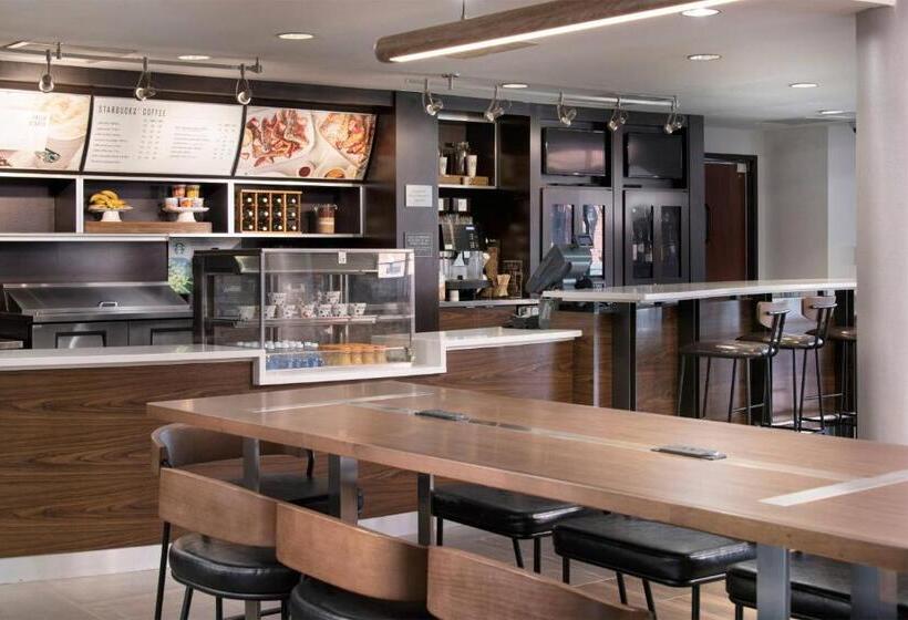 בית מלון כפרי Courtyard Memphis Collierville