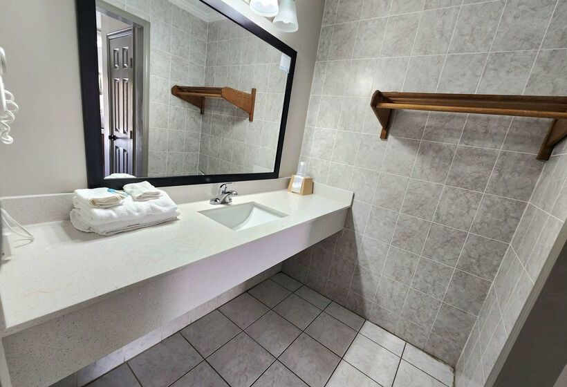 Отель Days Inn By Wyndham Slidell