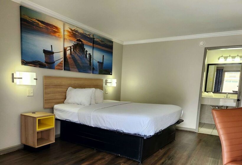 Отель Days Inn By Wyndham Slidell