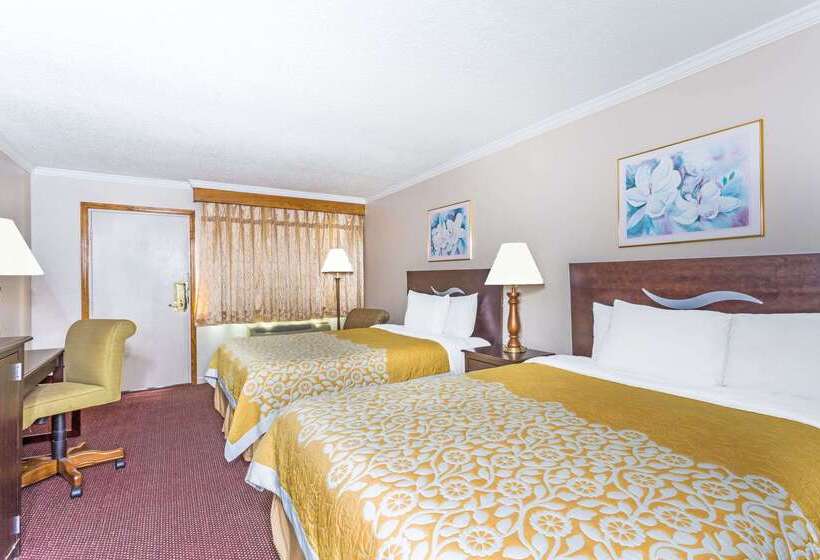 Отель Days Inn By Wyndham Slidell