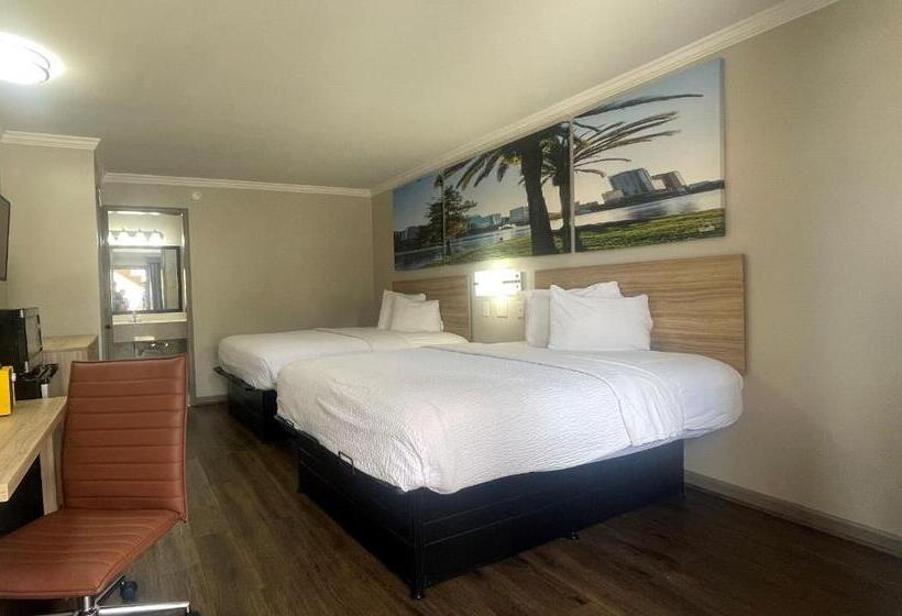 Отель Days Inn By Wyndham Slidell