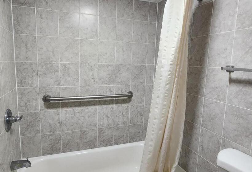 Отель Days Inn By Wyndham Slidell