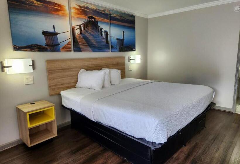 Отель Days Inn By Wyndham Slidell