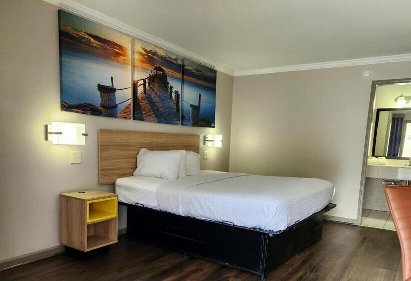 Отель Days Inn By Wyndham Slidell