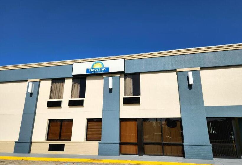 Отель Days Inn By Wyndham Slidell