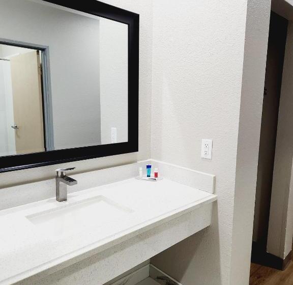 Отель Days Inn By Wyndham Slidell