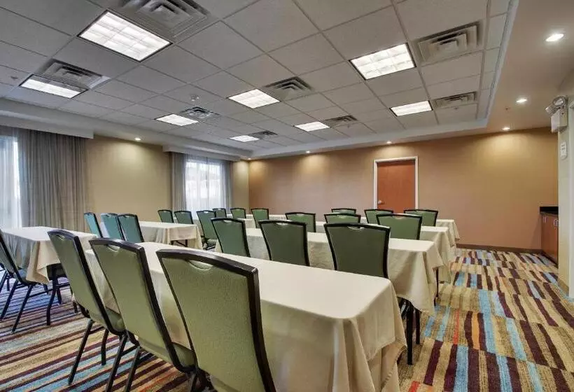 ホテル Fairfield Inn & Suites By Marriott Ottawa Starved Rock Area